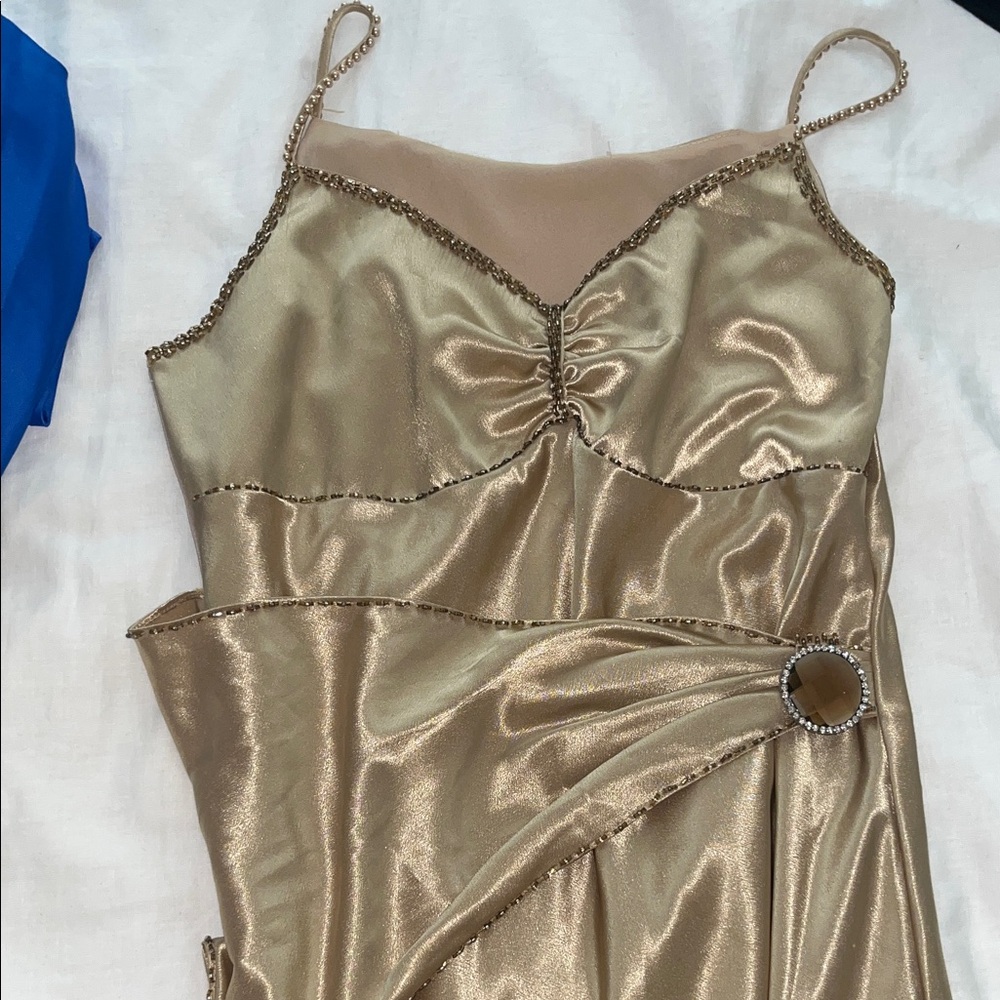 Elegant Gold Maxi Dress - Picture 4 of 4